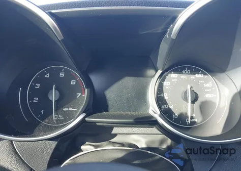 2018 Alfa Romeo Giulia Rwd z USA, uszkodzony, nr VIN ZARFAEBN1J7592813